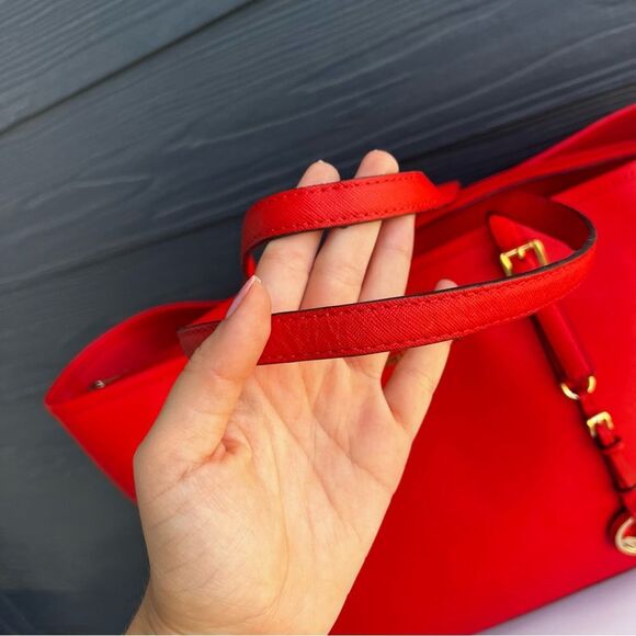 Michael Kors Jet Set Red Voyager Raven Saffiano Large Laptop Work Bag - Picture 2 of 10